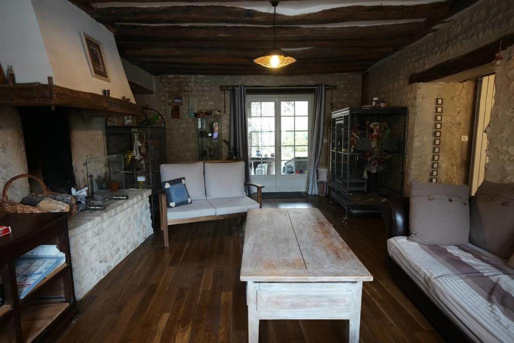 Ancienne Maison Des Templiers Gouillons Luaran gambar